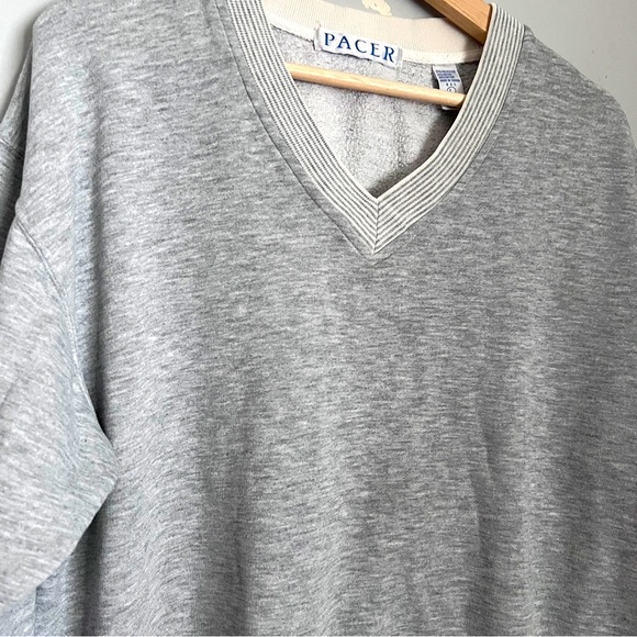 Pacer Grey Sweatshirt V-Neck Size Large Women’s Excellent Condition - Picture 2 of 6